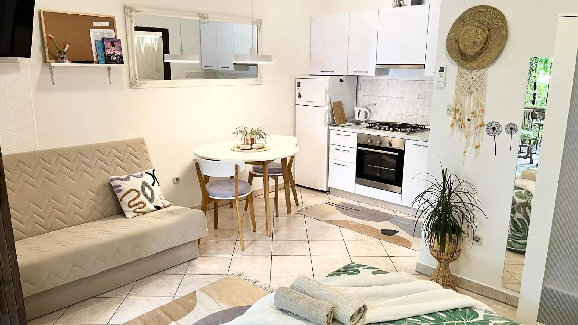 Biba Apartments 풀라